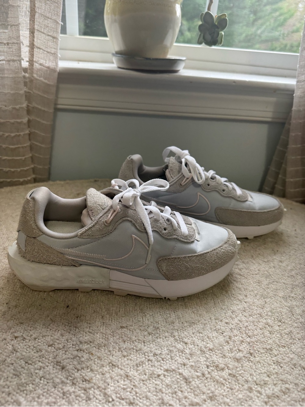 Nike Women’s react Sneakers 6.5